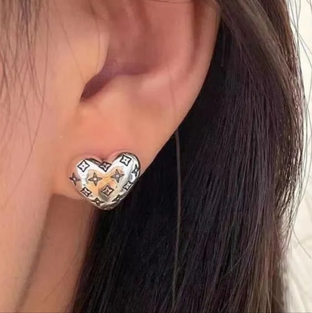 White gold Heart Earrings - Picture 2 of 2